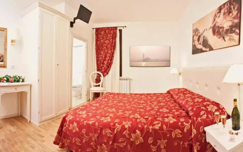 Hotelli Albergo Ai Tolentini