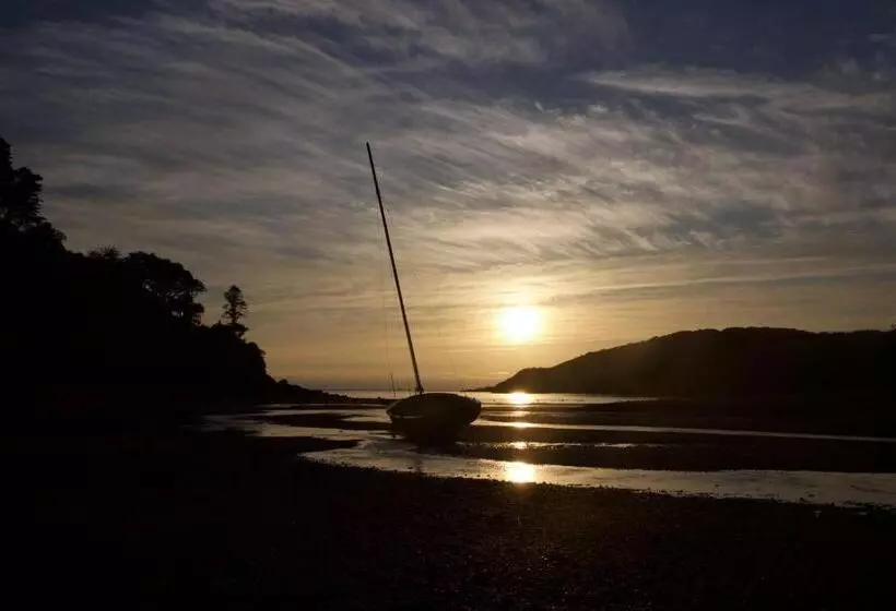 ベッドアンドブレックファースト Aux Arbres Chanteurs