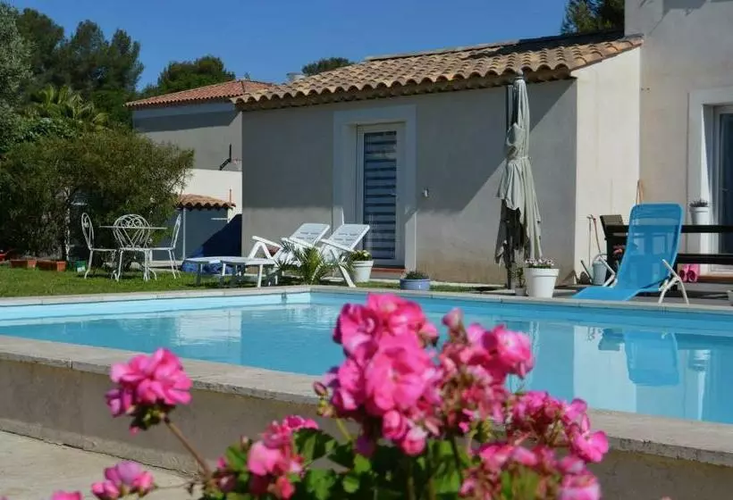 Aamiaismajoitus (B&B) Chambre D Hôtes De Charme Merbleuesoleil