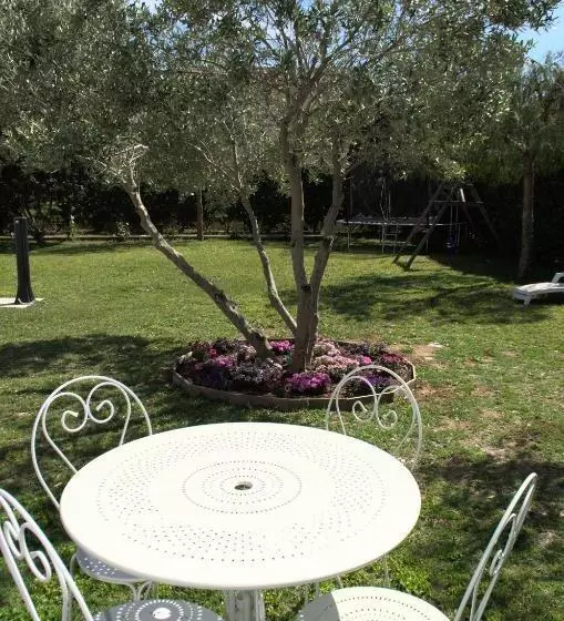 Aamiaismajoitus (B&B) Chambre D Hôtes De Charme Merbleuesoleil