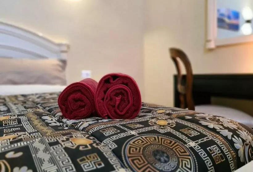 تختخواب و صبحانه Domus Lace