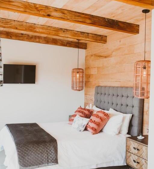 بنسيون De Uijlenes