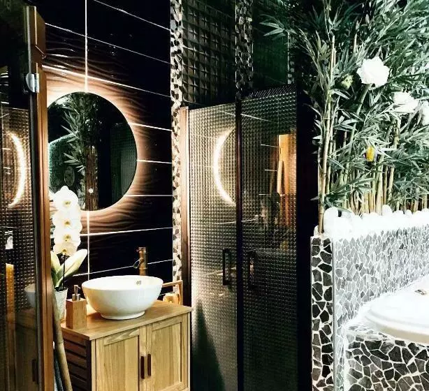 ペンション Jungle Vibes   Jacuzzi   Sauna