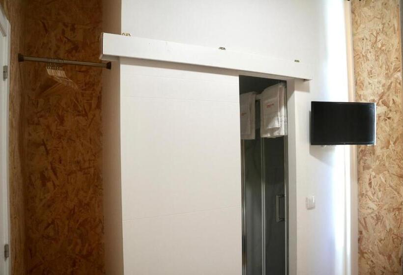 Amadora Boutique Hostel