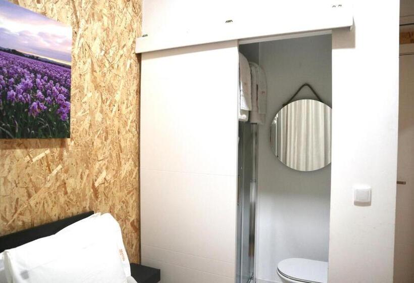 Amadora Boutique Hostel