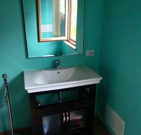 تختخواب و صبحانه Sherdana S