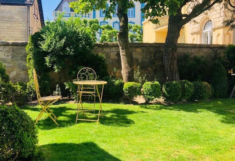 Aamiaismajoitus (B&B) Villa R Einald