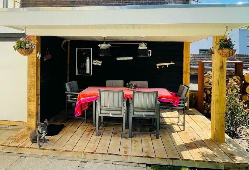 Aamiaismajoitus (B&B) Villa R Einald