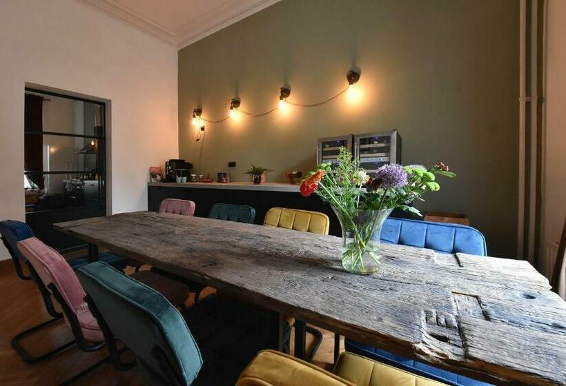 Aamiaismajoitus (B&B) Villa R Einald