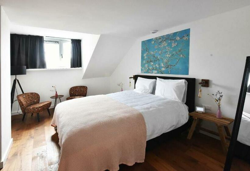 Aamiaismajoitus (B&B) Villa R Einald