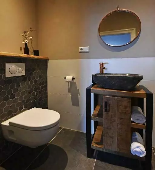 Aamiaismajoitus (B&B) Villa R Einald