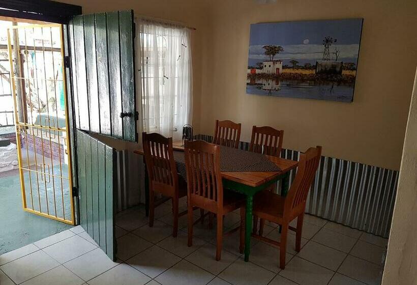 פנסיון Aberdeen Self Catering