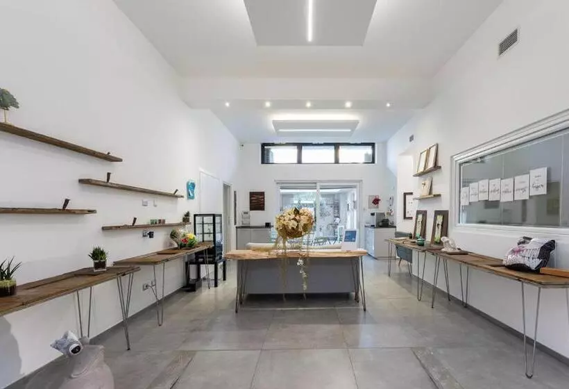 ペンション Little Square Arona