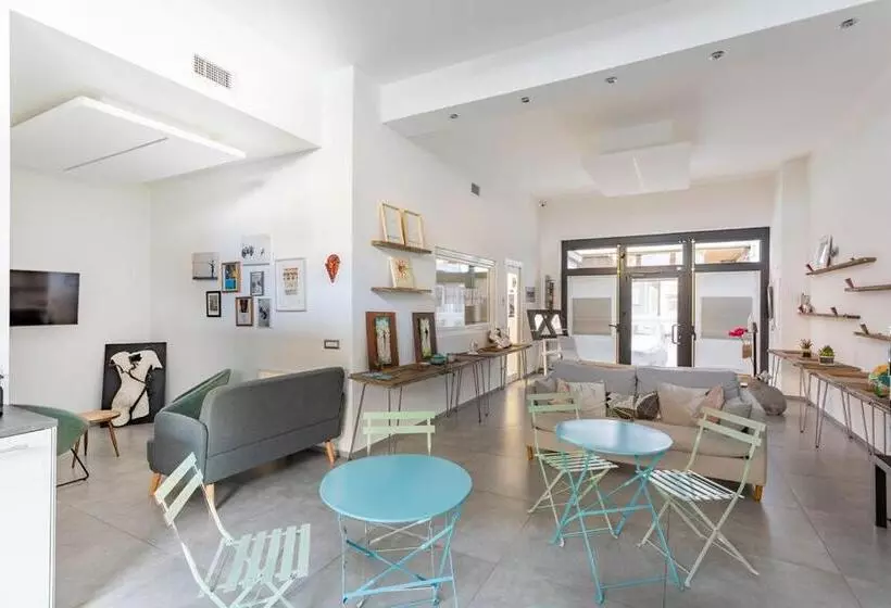 ペンション Little Square Arona