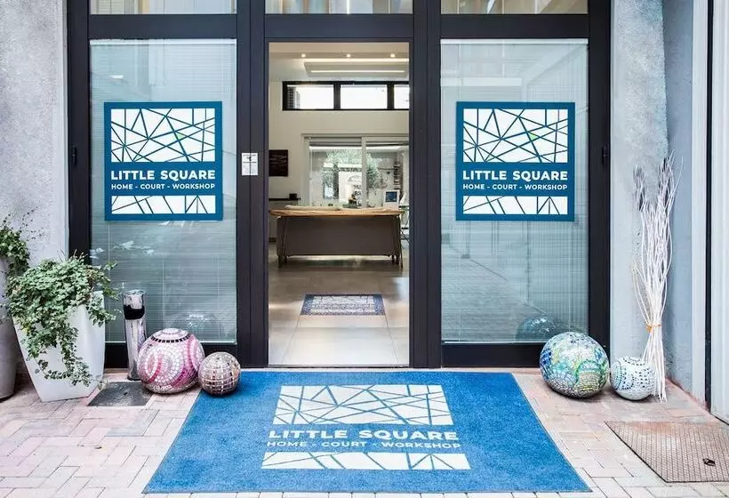 ペンション Little Square Arona