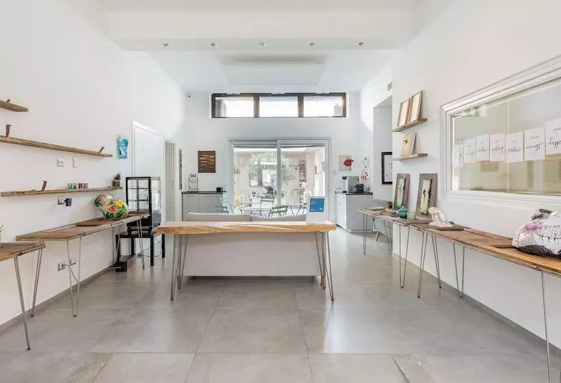 ペンション Little Square Arona