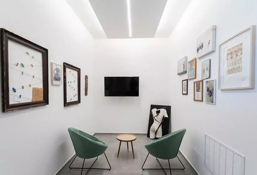 ペンション Little Square Arona