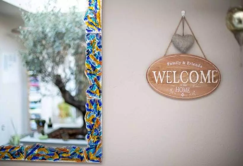 ペンション Little Square Arona