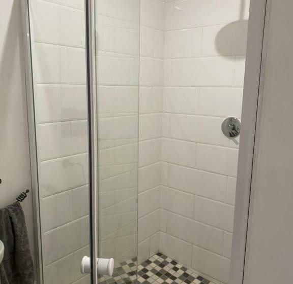 פנסיון Vincents On Valley