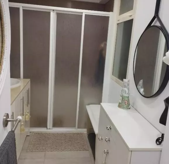تختخواب و صبحانه Petite Chambre D Hôtes Lits Superposes Avec Salle De Bains Privee Chez Catherine A Reus