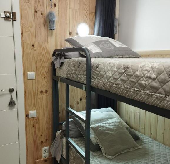 تختخواب و صبحانه Petite Chambre D Hôtes Lits Superposes Avec Salle De Bains Privee Chez Catherine A Reus