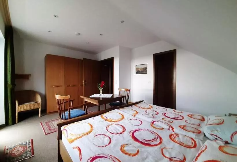 تختخواب و صبحانه Haus   Pantenburg