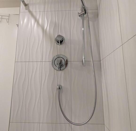 تختخواب و صبحانه Maple Rise Guesthouse