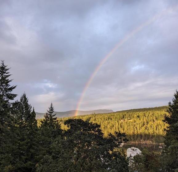 تختخواب و صبحانه Maple Rise Guesthouse