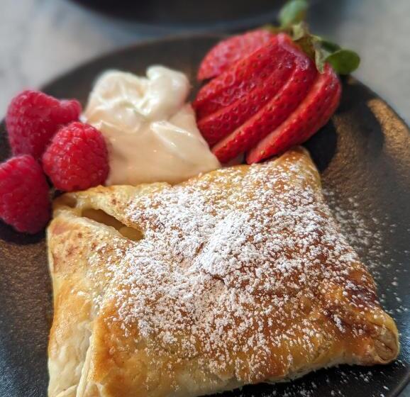 تختخواب و صبحانه Maple Rise Guesthouse