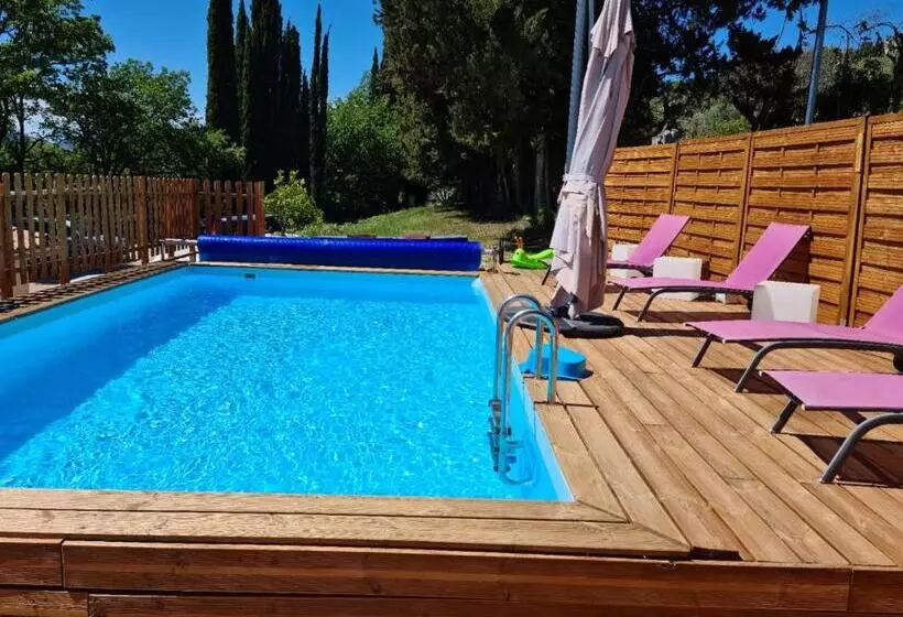 ベッドアンドブレックファースト Mas Orféo