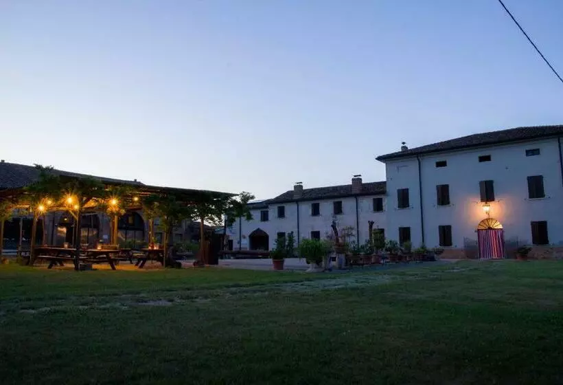 ホテル Agriturismo Corte Galvagnina