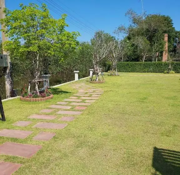 پانسیون Coconut Garden Retreat