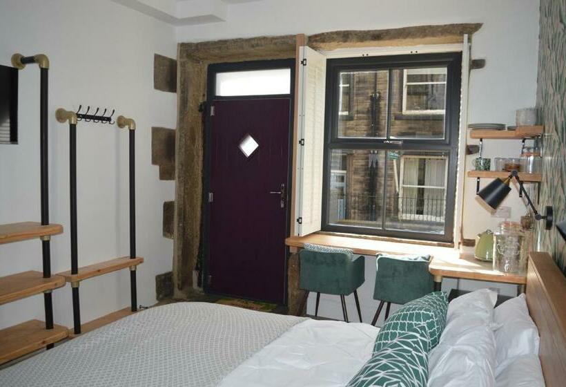 پانسیون Grooms House