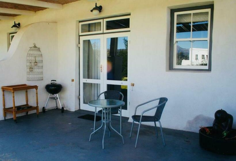 פנסיון Sempurna Estate