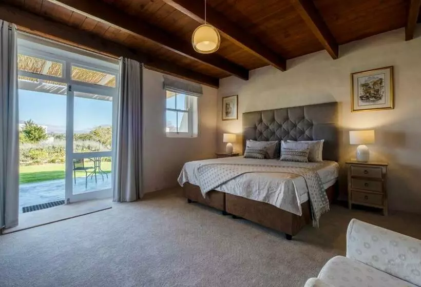 Majatalo Sempurna Estate