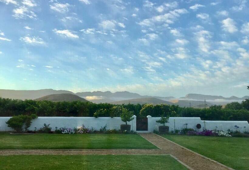 פנסיון Sempurna Estate