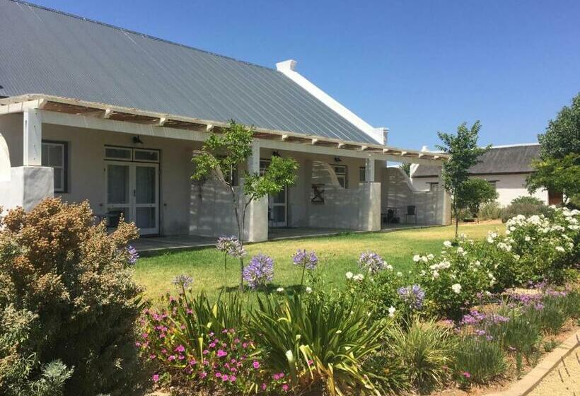 פנסיון Sempurna Estate