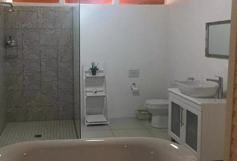 Majatalo Sempurna Estate