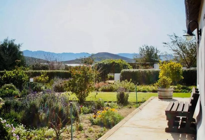 Majatalo Sempurna Estate