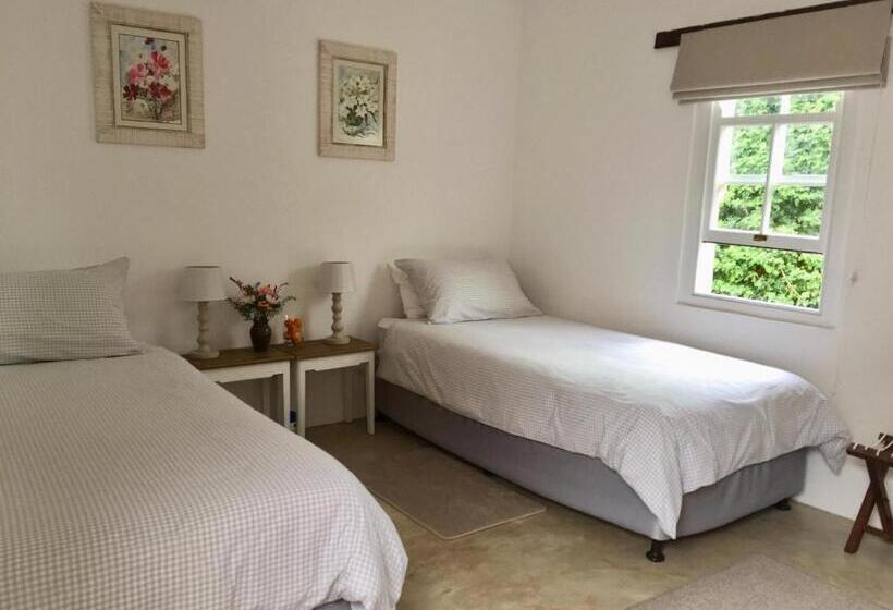 פנסיון Sempurna Estate