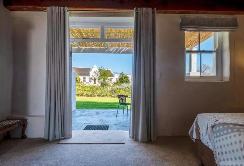 Majatalo Sempurna Estate