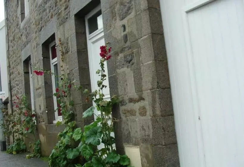 تختخواب و صبحانه Chambre Maison De Ville Dans La Cité Des Trois Vallées