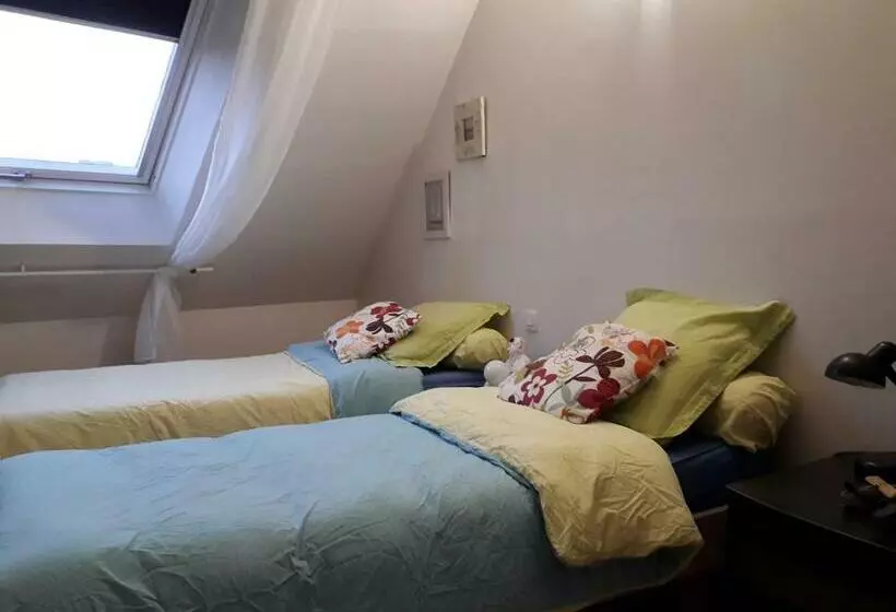 تختخواب و صبحانه Chambre Maison De Ville Dans La Cité Des Trois Vallées