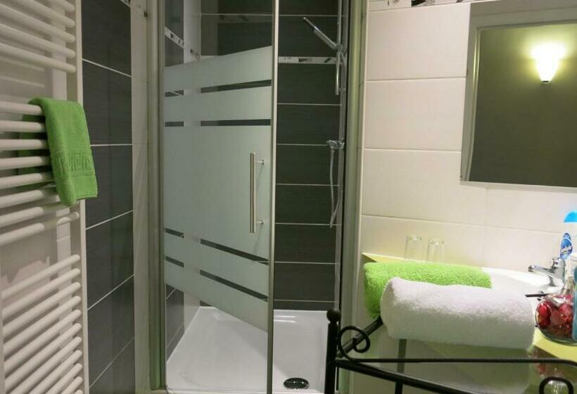 تختخواب و صبحانه Le Clos Marie