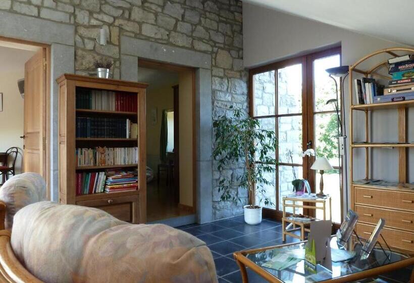 تختخواب و صبحانه Le Clos Marie