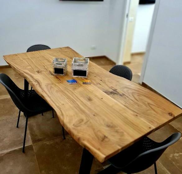 تختخواب و صبحانه Scrusciu Home