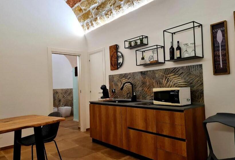 تختخواب و صبحانه Scrusciu Home