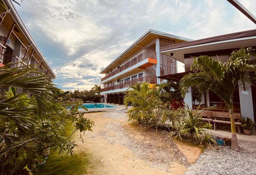 Cerca Parola Beach Resort