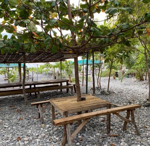 Cerca Parola Beach Resort