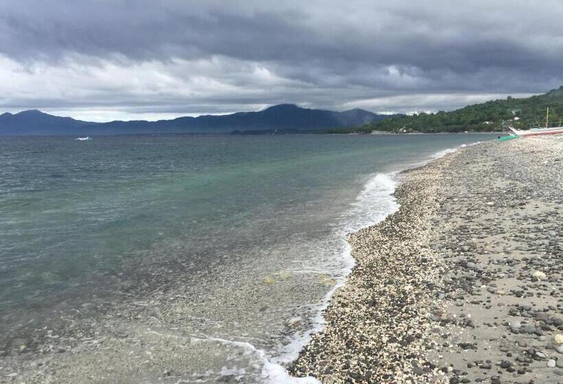 Cerca Parola Beach Resort